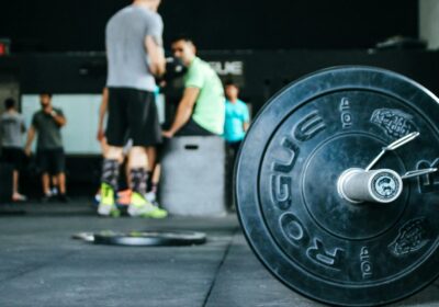 Glutamina a wydolność organizmu – jak wpływa na intensywność treningów?