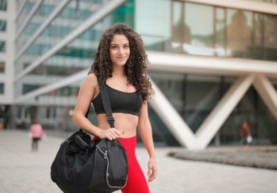 Glutamina w dietach sportowych – jak wpływa na metabolizm węglowodanów?